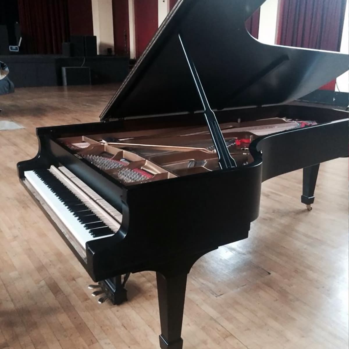 Grand Piano for sell